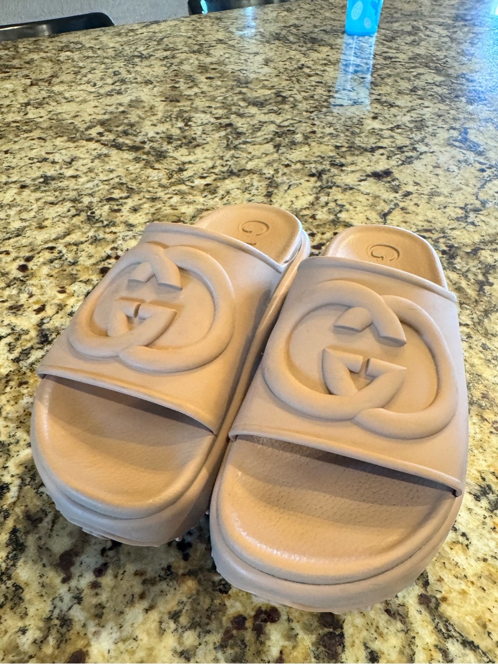Gucci Interlocking G Logo Rubber Platform  Slides Size: 38